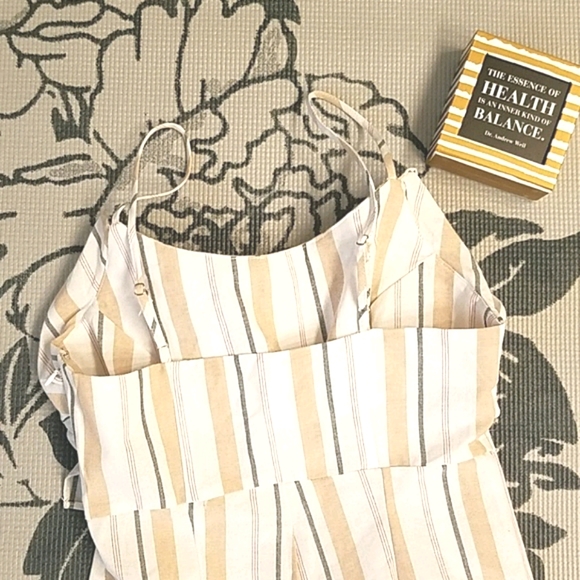 JUMPSUIT Medium NWOT - Picture 5 of 8